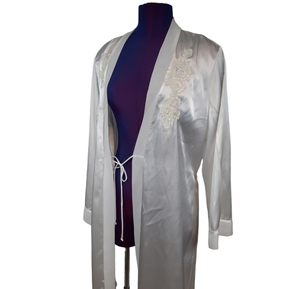 Vintage Linea Donatella White Satin Robe Floral Sequin Embroidered Size … - Picture 2 of 13
